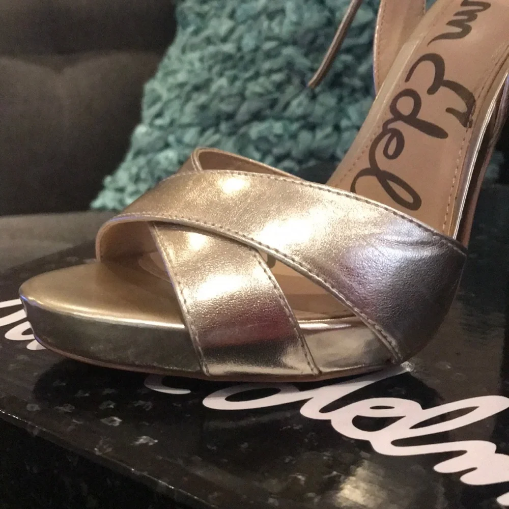 Golden heels💫 - Picture 7 of 8